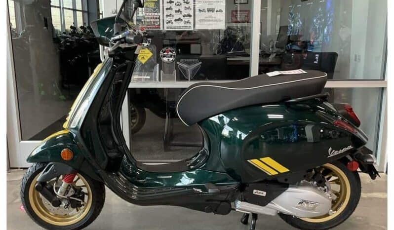 
								2021 Vespa Sprint 150 Racing Sixties full									