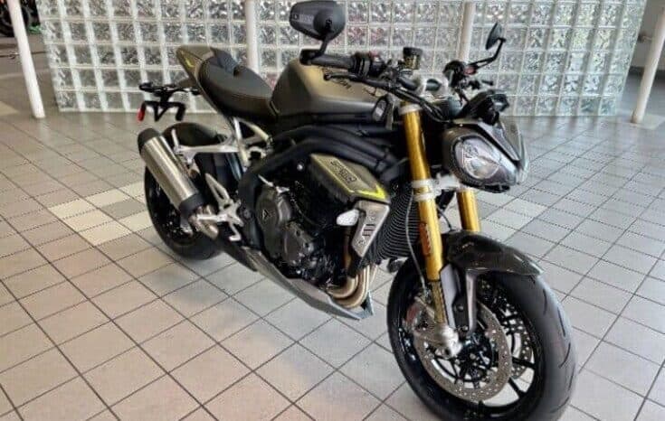 
								2022 Triumph Speed Triple RS 1200 full									