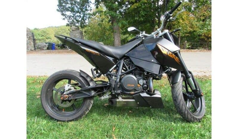 
								2010 KTM 690 Duke R full									