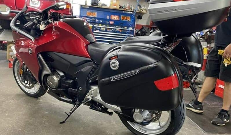 
								2010 Honda VFR1200FD full									
