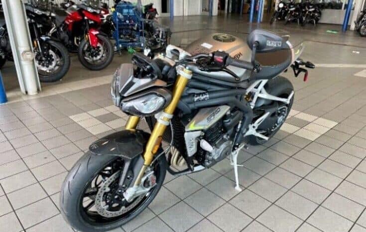 
								2022 Triumph Speed Triple RS 1200 full									