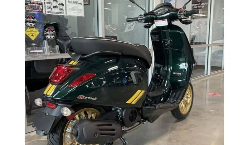
								2021 Vespa Sprint 150 Racing Sixties full									