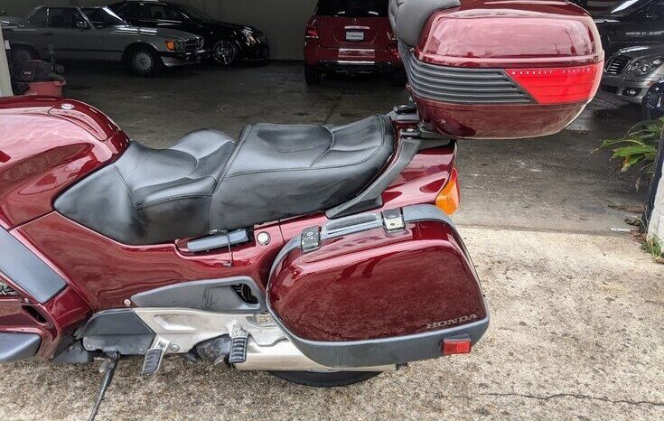 
								2000 Honda ST1100 full									