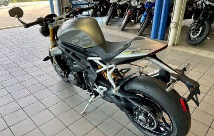 
								2022 Triumph Speed Triple RS 1200 full									