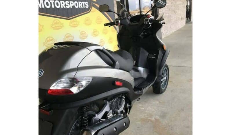 
								2009 Piaggio MP3 400 full									