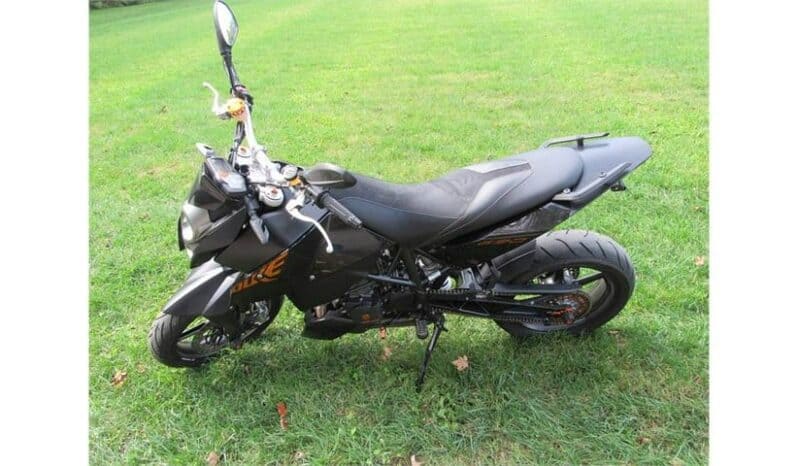 
								2010 KTM 690 Duke R full									